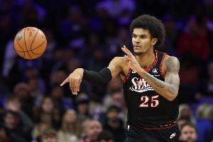 奇兵！巴洛半场10中7高效拿下16分3板1助2断 次节13分