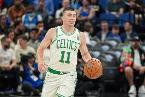 全能表现！普理查德半场7中3拿到8分4板6助