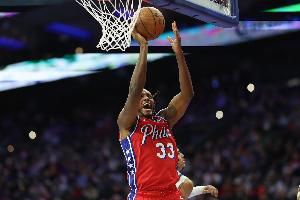 纳斯：贾巴里·沃克对弗拉格&浓眉的防守很棒 他的篮板也很亮眼