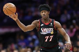 进攻万花筒！埃奇库姆2+1接3+1 个人得分秀率队拉开分差