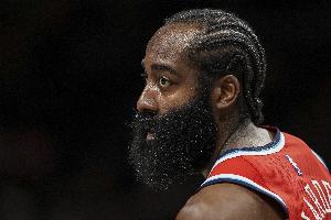 打响洛城德比第一枪！哈登侧翼接球 速射三分一箭穿心