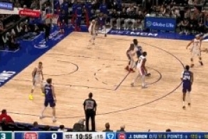 越投越远！鲍尔开场连中两记三分球 黄蜂6-0开局