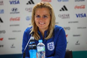 欧洲杯两连冠！英格兰女足多人有望被授勋，主帅魏格曼名誉女爵士