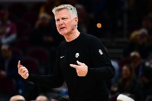 科尔：我们输掉了许多比分接近的比赛 需要建立锁定胜局的信心