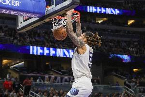 希望没事！克拉克小腿酸痛 大概率不会回归