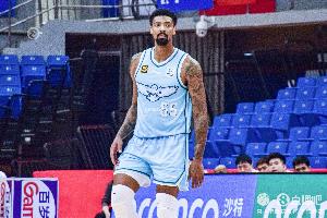 兢兢业业！米奇打满半场11中5拿到15分6板1断4帽 罚球4中4