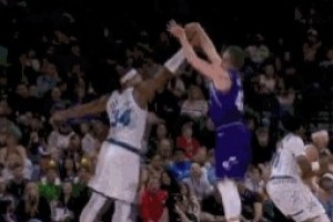 真准啊！乐福弧顶假传真投再次命中三分球