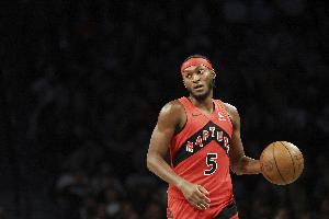 合计16中3！半场奎克利8中1拿3分 斯科蒂·巴恩斯8中2得5分