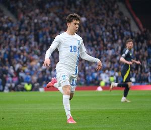 英媒：切尔西有意希腊18岁天才卡雷查斯，拜仁、巴黎等队也感兴趣