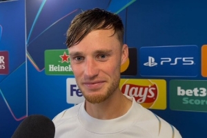 意媒：别克马在训练中遭遇脚部撞伤，今天将接受检查确定恢复时间