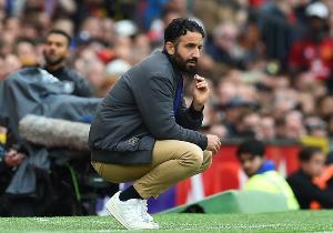 曼晚预测曼联首发：433还是343？乌加特、梅努有望首发？