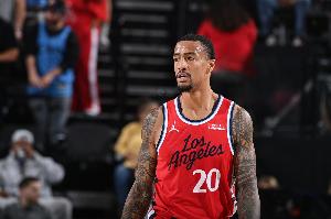 劈头盖脸！科林斯积极补防 飞身大帽小尼克·史密斯