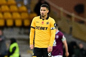 狼队开季17轮不胜追平英超历史最长纪录，未来两场对阵利物浦曼联