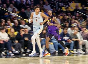 残阵败北！湖人不敌快船连胜终结 让马刺稳住西部第二