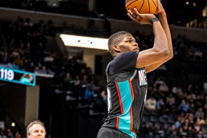 本季底角三分最不准球员榜：灰熊新星科沃德17.1%当选 贝恩第7铁