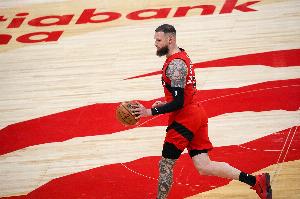 高效射手！马穆凯拉什维利上半场5中4&三分4中3 砍下11分4篮板