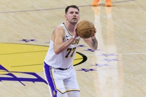 场均12.5次!卢：防东契奇首要任务是限制罚球 他罚球比进球还危险