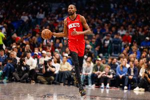 KD：我不会拿自己和别人比较 但没人会说我不属于乔科詹这个级别