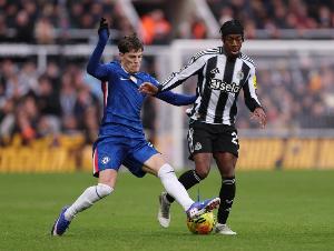 吉文：我认为加纳乔的那次铲球极具危险性，但他却侥幸逃脱了处罚