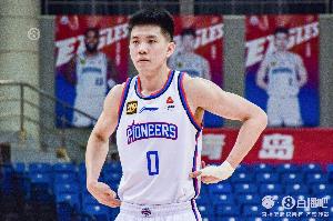 能攻善传！林庭谦半场7中4拿到10分3板5助1帽 罚球4中2