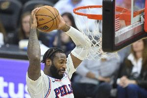 有三分有篮板！庄神5中2&三分2中1 拿到6分12篮板&7个进攻篮板