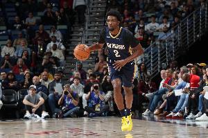 鹈鹕官方：赫伯特·琼斯头部受伤 本场比赛不会回归