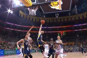 徐杰暴起单臂摘板 张文逸张手三分命中&杜锋怒吼“好球”！