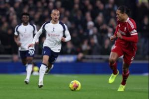 西蒙斯致歉：范戴克是我的队长，我绝不会故意伤害他或任何人