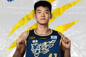 媒体人：杜锋真的很信任王洪泽 每场20分钟出场时间 真给机会