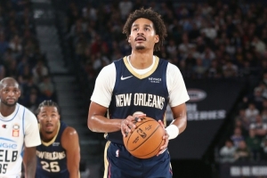 外线手感挺差！普尔10中4&三分6中1 砍下16分6助攻&正负值+20