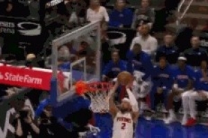 打卡下班！康宁汉姆反击空接暴扣 随后下场休息