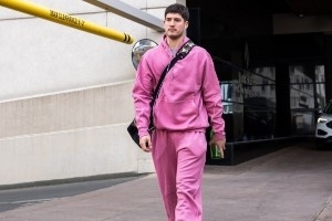 做客丹佛高原！火箭众将上街LOOK 杜兰特小黑帽气质上佳！