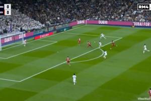 气得跳脚😠居莱尔没传给位置更好的罗德里戈 后者震怒跳脚+摊手