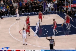 喜剧效果这不就来了嘛！克内克特大空位三分丝滑出手 结果三不沾