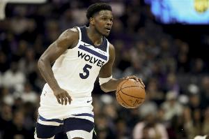 效率不高！爱德华兹打满首节7中2拿到10分 三分4中0&正负值-6