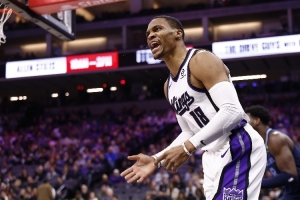 解说：威少今年三分真好 施罗德展现FIBA巨星风采 火箭最后太魔幻