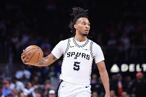 冲击力很强！卡斯尔16中4献18分11助两双表现 罚球13中9&次节11分