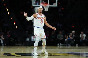 面包：哈特各项能力都很扎实 他极具牺牲精神对球队大有裨益