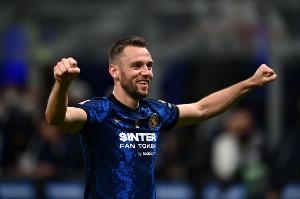 意媒：国米和齐沃满意德弗里的表现，放他冬窗离队的可能性较小