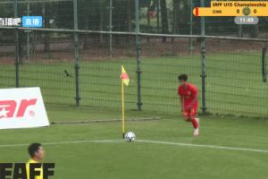 脚法欠佳，U15国足开角球直接出底线