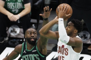 杰伦·布朗正式代言生发产品 米切尔赞道：兄弟你这是直接变现！