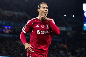 范戴克：圣诞节放假是非常贴心的安排，我也会在平安夜待在家里