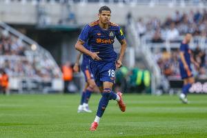 德天空：法兰克福继续与纽卡商谈先租后买奥苏拉，球员希望加盟