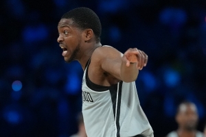 福克斯：上一场我得分不多但表现还行 会继续在得分之外影响比赛