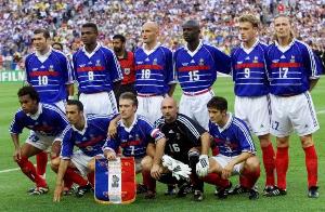 妈见打！佩蒂特：1998年世界杯决赛球衣很后悔都捐了，我妈都没给