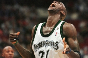 高兴到拍手！里弗斯：KG回归森林狼真是太棒啦 这让我心情大好