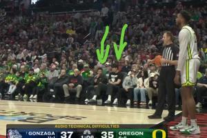 🤗老乡见老乡!俄勒冈在开拓者主场比赛 杨瀚森场边观战支持林葳