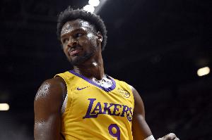 G联赛相遇！布朗尼13中6得15分3板5助 奥拉迪波18中8得19分4板3断