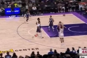 接球就扔！谢泼德迎着防守命中个人第三记三分球