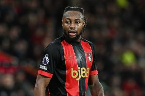 DO：曼城和曼联是塞梅尼奥的主要竞争者，球员已礼貌拒绝热刺